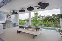 Umbrella Mounted Outdoor Heatstrip